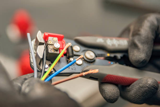 Best 24-Hour Electrician  in Longview, WA