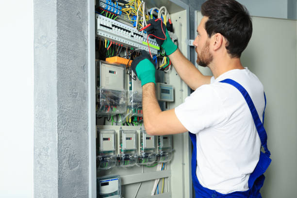 Best Affordable Emergency Electrician  in Longview, WA